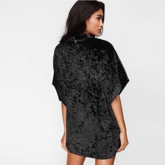 NEW Victoria's Secret Black Crushed Velvet Kimono XS/S Small